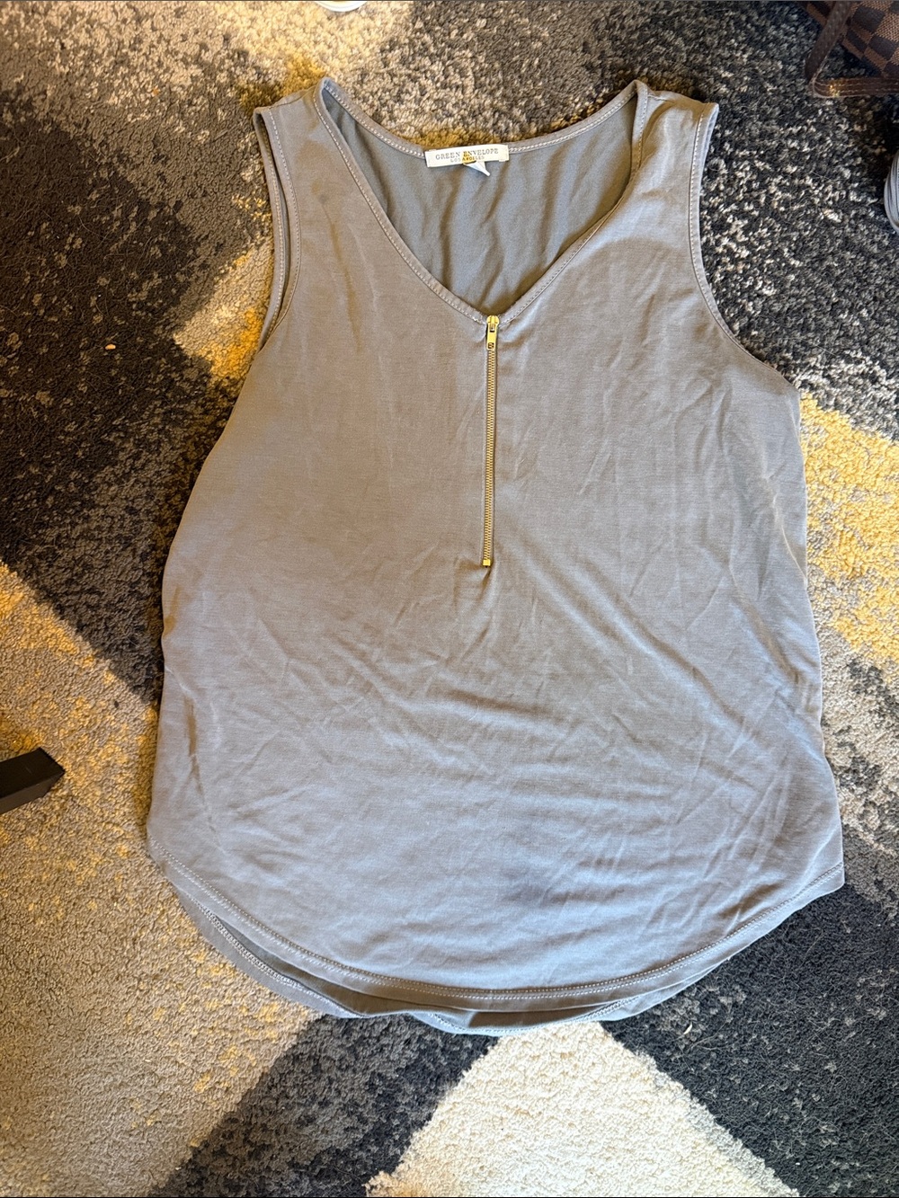 crown & ivy Light Gray Sleeveless V-Neck Tank with Gold Zip